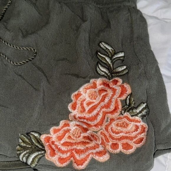 Derek Heart Embroidered Shorts M Rayon & Polyester - Picture 8 of 8